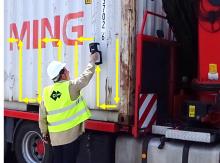 VeriFinder_Full_Search_Container1_Raster_Yellow_Arrows.jpg